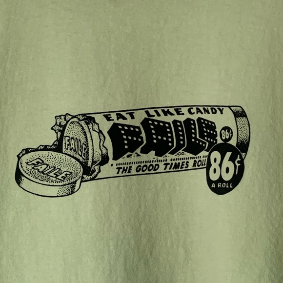 Uniqlo UT Graphic T-Shirt - Picture 2 of 4